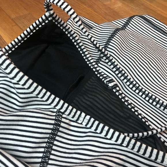 Lululemon Power Y Tank Mod Stripes Black White Size 4 - Picture 7 of 7